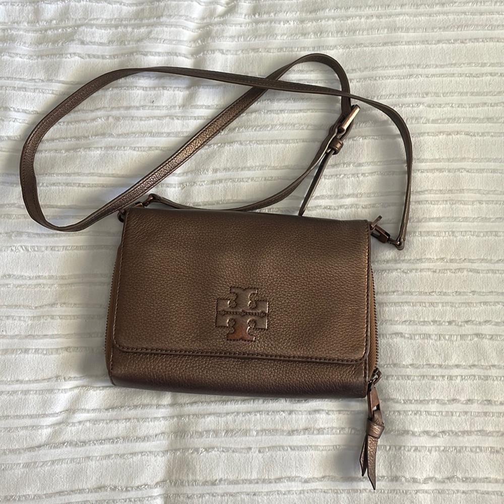 Authentic Tory Burch Crossbody clutch
